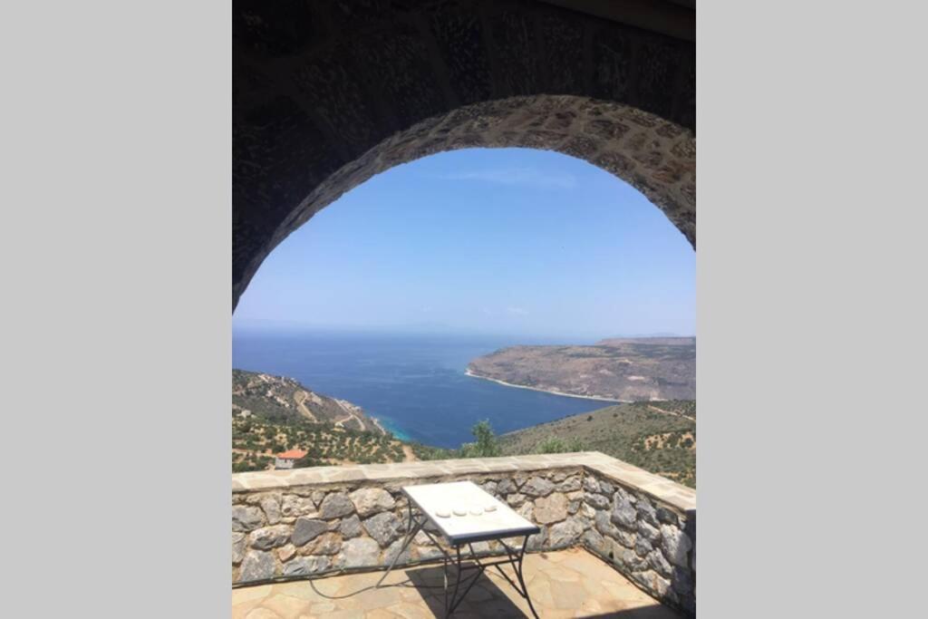 Πύργος Παραδοσιακός Με Μαγευτική Θέα - Villa Traditional Tower With Amazing Sea View Areopoli Exterior foto