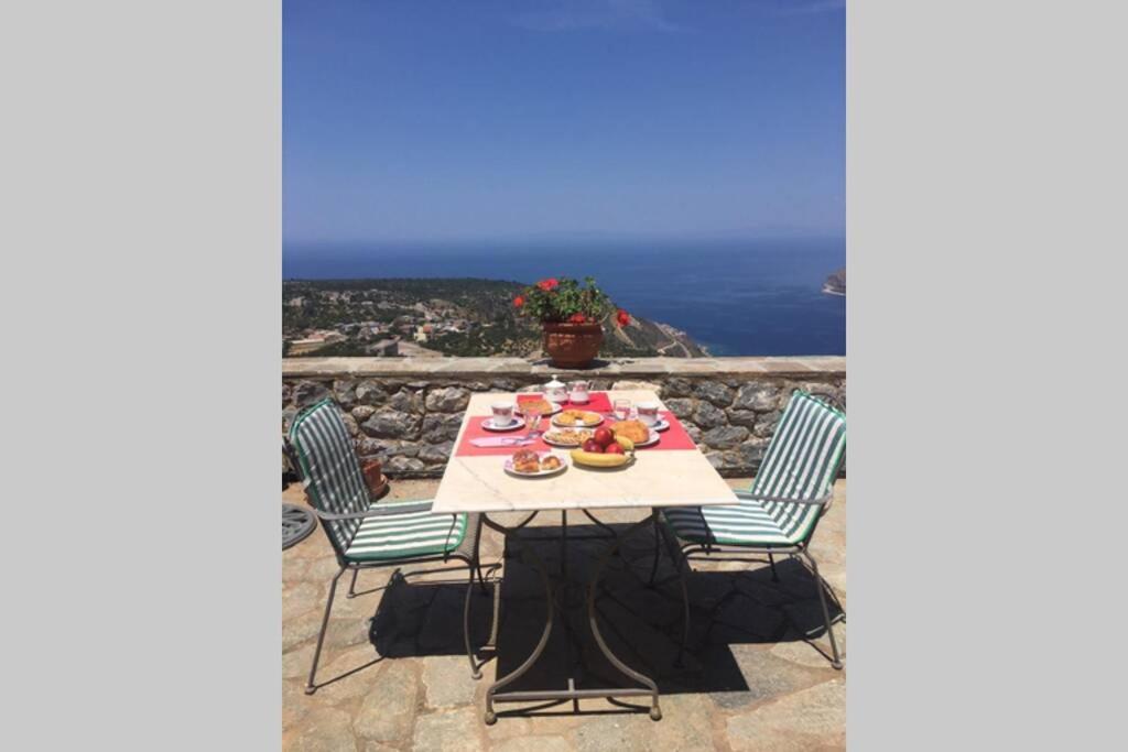 Πύργος Παραδοσιακός Με Μαγευτική Θέα - Villa Traditional Tower With Amazing Sea View Areopoli Exterior foto