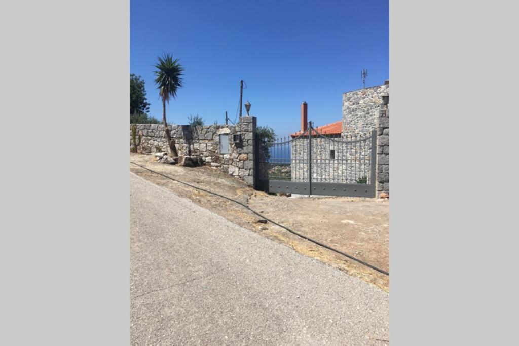 Πύργος Παραδοσιακός Με Μαγευτική Θέα - Villa Traditional Tower With Amazing Sea View Areopoli Exterior foto